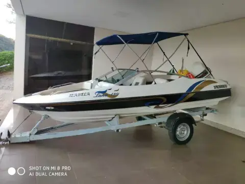 Lancha 18 Pés