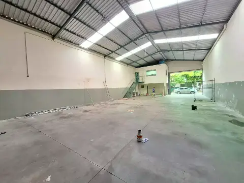 Galpão com Ótima Localização — Galpão comercial para alugar no Eldorado