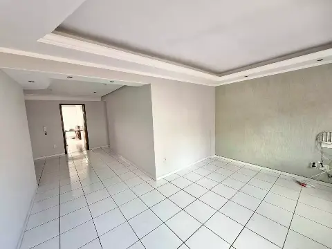 Apartamento com ótima localização — 2 quartos no Centro