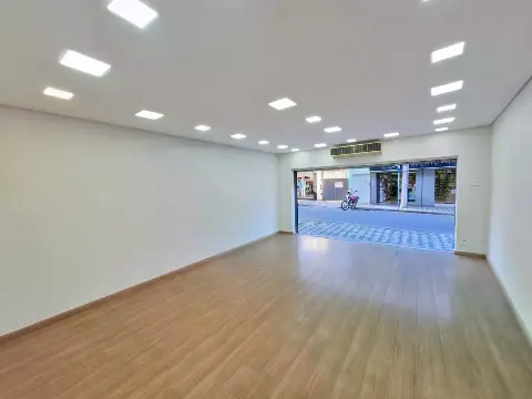 Excelente Loja Com Ótima Localização Central — 70 m2 para alugar