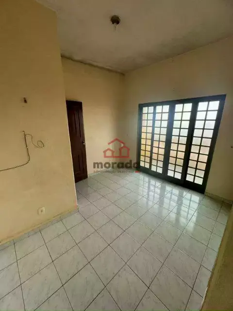 Casa para alugar em Morada Nova, 3 quartos, 1 suíte