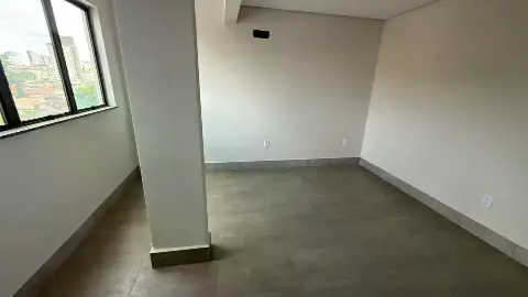 Sala com Ótima Localização Central