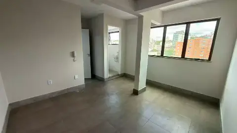 Sala com Ótima Localização Central — para alugar no Centro, 27 m2