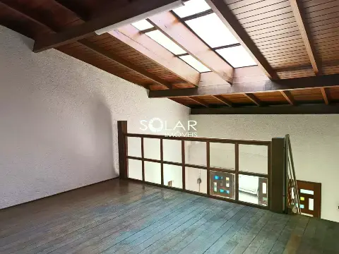 Loja comercial de dois pavimentos para alugar no Centro
