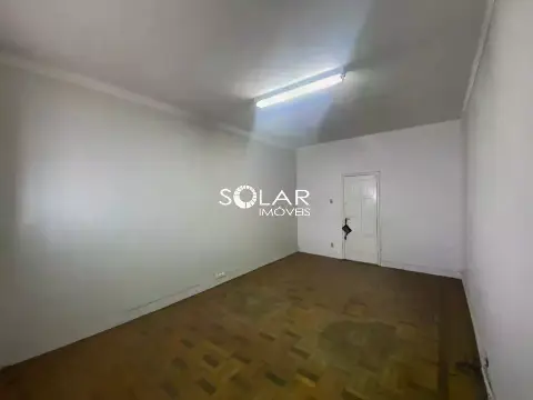Sala com Excelente Localização!!! — Aluguel no Centro, 30 m2