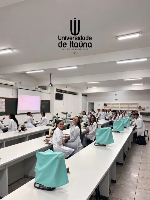 Aula de Patologia no curso de Fisioterapia