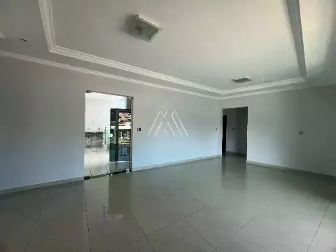 Vendo casa com um ponto comercial no Pio XII com ótima localização!