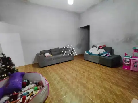 Vendo casa com lote de 410m2 no Morro do Sol!