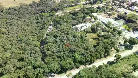 Lote de 1.144 m2 no Condomínio Recanto dos Pássaros