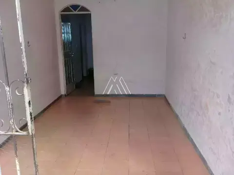 Vendo casa em Itaúna em excelente localização!