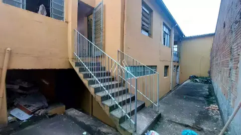 Vendo casa em Itaúna em excelente localização! — Casa 3 quartos no Santanense