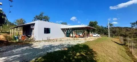 Vendo chácara em Itaúna em excelente localização!