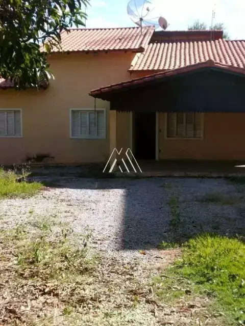 Vendo sítio em Itaúna com excelente localização!