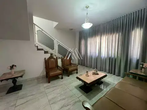 Vendo casa em Itaúna com área gourmet, piscina e sauna em ótima localização