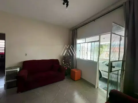Vendo casa com 04 quartos sendo 01 suíte no Nogueira Machado