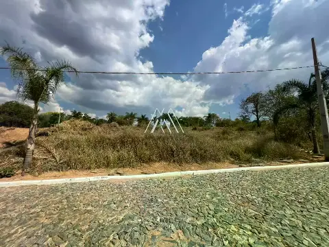 Vendo chácara com 1.000m2 no Paraíso dos Coqueiros