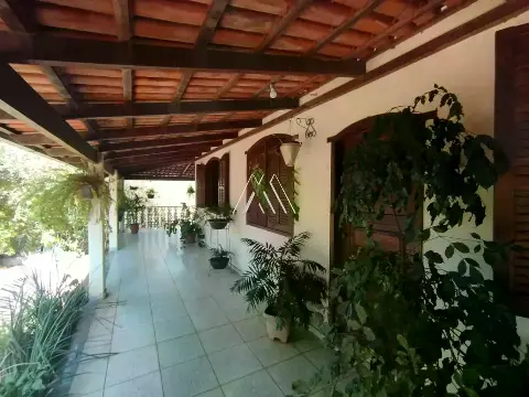 Vendo chácara em Itaúna em excelente localização!