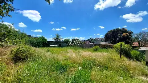 Vendo lote em Itaúna com ótima localização! — 768 m2 no Piedade