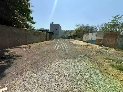 Vendo lote em Itaúna com ótima localização! — Vila Tavares