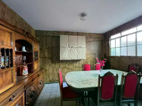 Vendo casa ampla no Centro — 4 quartos, 350 m2