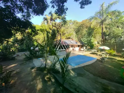 Vendo chácara em Itaúna em excelente localização!