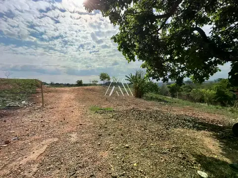 Vendo lote com 453m2 no Vale das Aroeiras