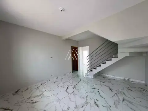 Vendo casa com 03 quartos e 01 suíte no Aeroporto