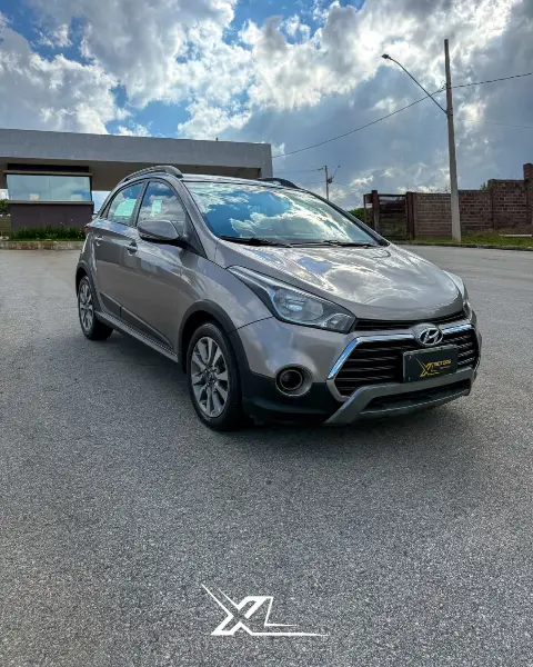 Hyundai HB20X Premium 2017 automático — 144 mil km