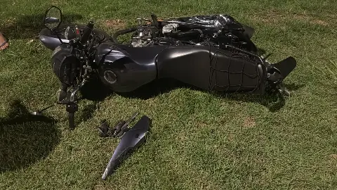 Tentativa de ultrapassagem ocasiona acidente no trevo do Morro do Engenho