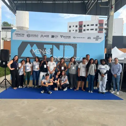 Alunos do Projeto Caminhos da Prosperidade no MIND