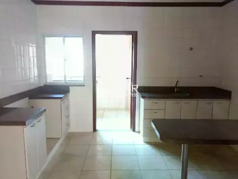 Apartamento para aluguel no bairro Centro, em Itaúna