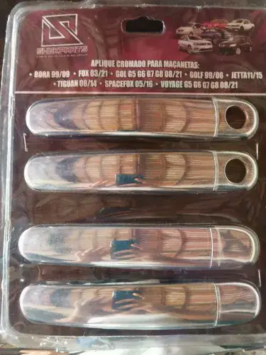 Aplique cromado de maçaneta