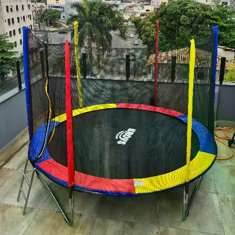 Locação de cama elástica para festas infantis