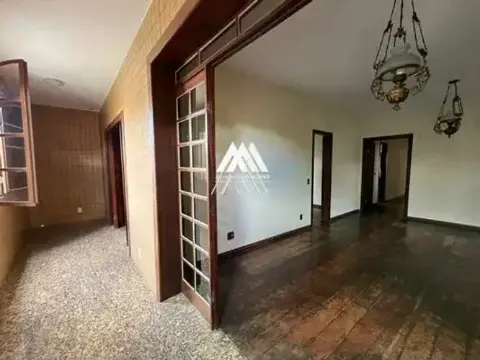 Alugo apartamento com 02 pavimentos no Universitário