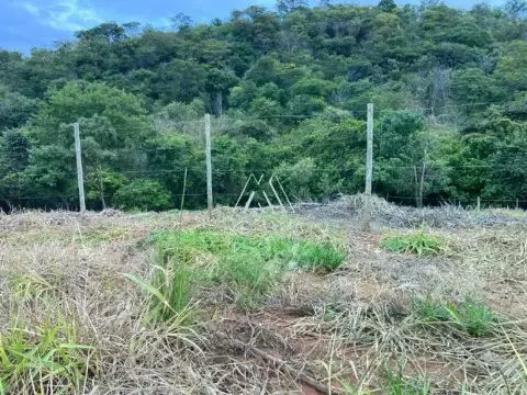 Vendo lote no Jadir Marinho com 300m2 de área!