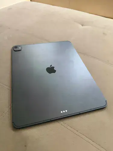 Ipad 13 polegas wifi + Celular 1TB sem detalhes
