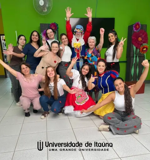 Acadêmicos de Enfermagem visitam idosos no CRASI