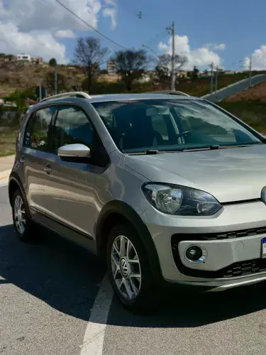 Volkswagen Up! Cross 1.0 TSI Total Flex 12V 5P 2017
