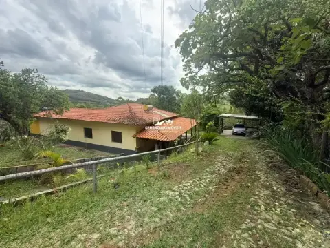 Chácara em Condomínio Fechado 3.300 m2 | Piscina | Suíte | 03 Quartos