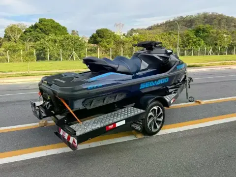 Jet Ski / Categoria: Moto Aquatica. Seadoo Cor: Azul Abyss / Azul Gulfstream