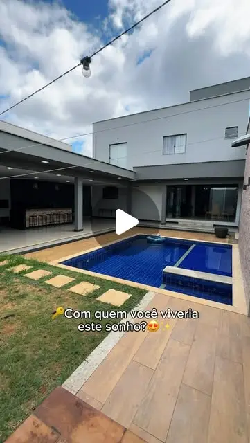 Casa de alto padrão com 3 suítes no Bairro Tropical