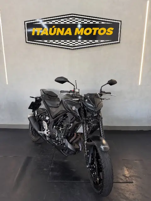 Yamaha MT 03 2023/2024 com 9.000 km à venda