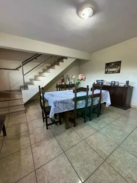 Casa à venda, 11 quartos, 1 suíte, 3 vagas, Lourdes