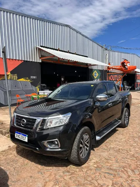 Nissan Frontier 2022 automática a diesel — venda ou troca