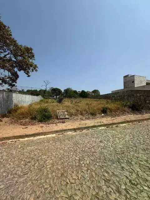 Lote à venda no Recanto dos pássaros