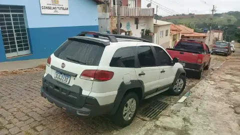 Fiat Palio Weekend Adventure Locker 1.8 Flex 2010