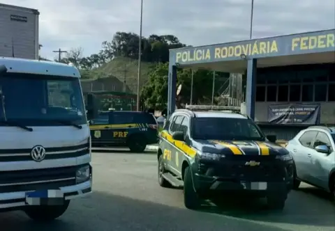 PRF prende 6 suspeitos em operação na BR-262 em Juatuba