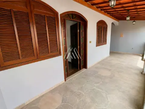 Casa 3 quartos à venda no Cidade Leonane em Itaúna