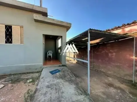 Vendo casa com 90m2 de construção com lote de 430 m2 no Residencial Morro do Sol
