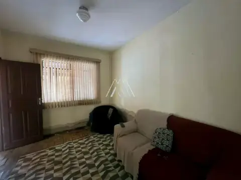 Vendo casa no bairro das Graças com cômodos amplos!
